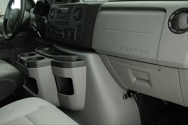 Ford Econoline 2011 photo 1
