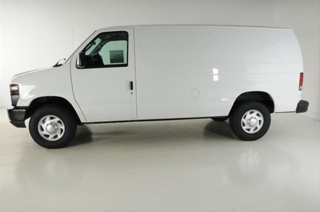 Ford Econoline 2011 photo 3