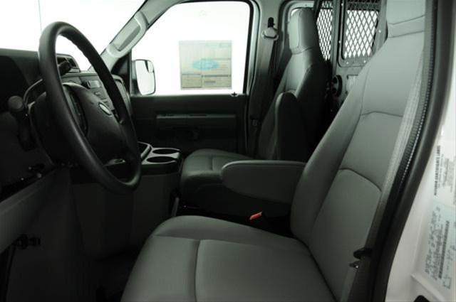 Ford Econoline 2011 photo 4