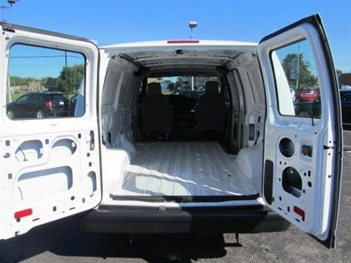 Ford Econoline 2011 photo 3