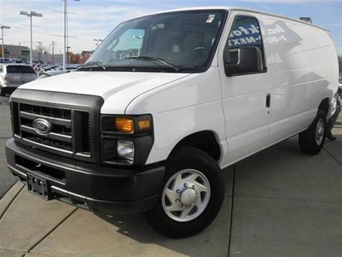 Ford Econoline 2011 photo 2