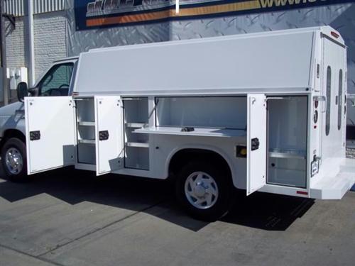 Ford Econoline 2011 photo 2