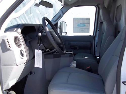Ford Econoline 2011 photo 3