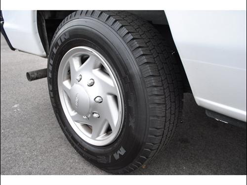 Ford Econoline 2011 photo 4