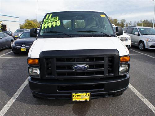 Ford Econoline 2011 photo 1