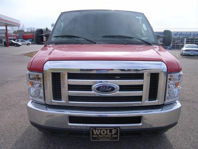 Ford Econoline 2011 photo 1