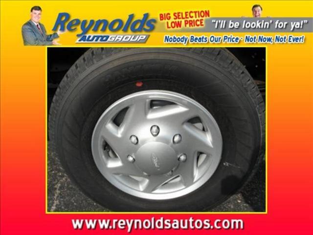 Ford Econoline 2011 photo 1