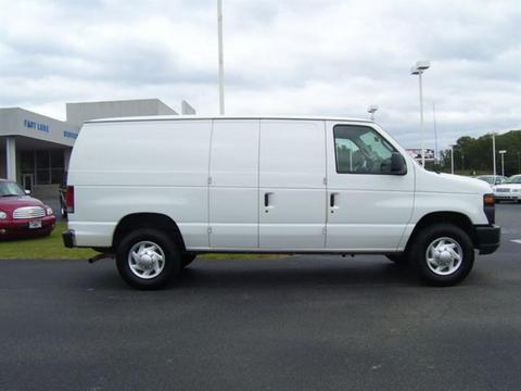 Ford Econoline 2011 photo 2