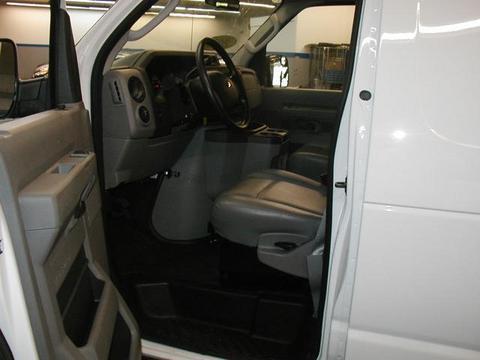 Ford Econoline 2011 photo 1