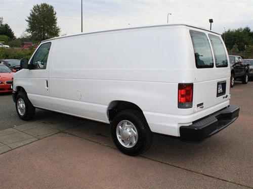 Ford Econoline 2011 photo 2