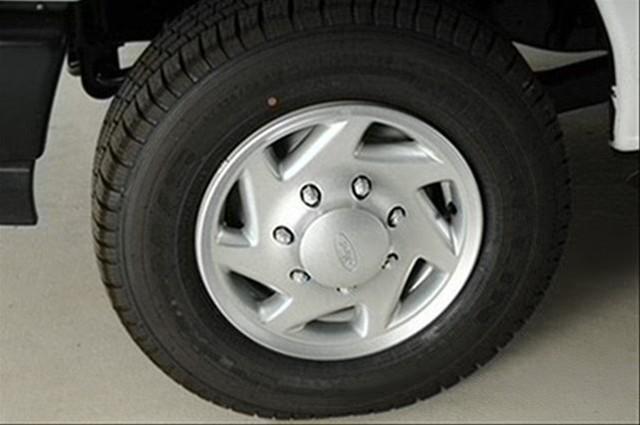 Ford Econoline 2011 photo 5