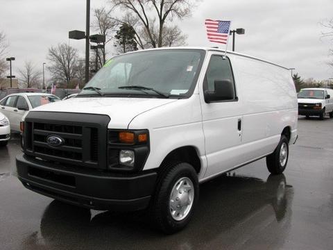 Ford Econoline 2011 photo 2