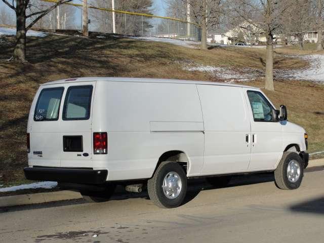 Ford Econoline 2011 photo 1