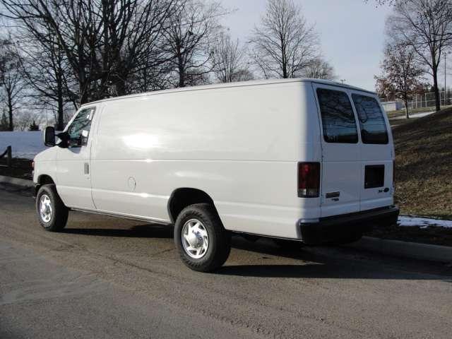 Ford Econoline 2011 photo 4