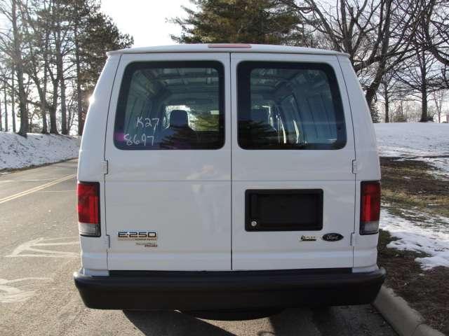 Ford Econoline 2011 photo 5