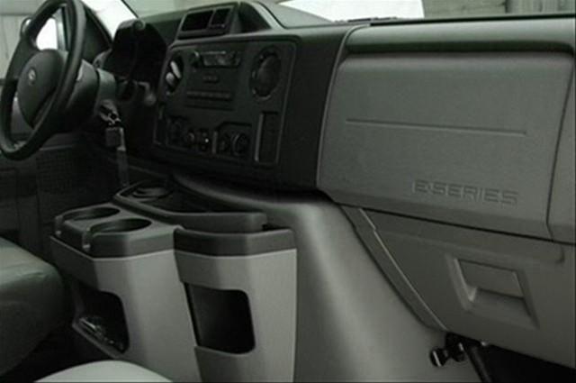 Ford Econoline 2011 photo 1