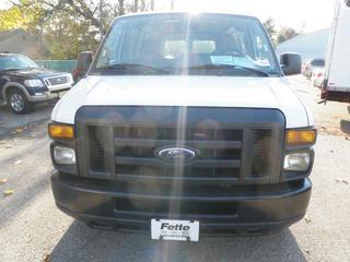 Ford Econoline 2011 photo 2