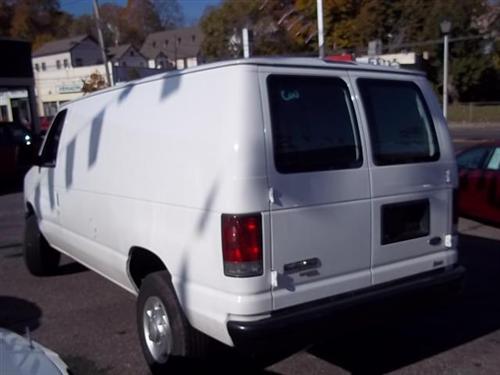 Ford Econoline 2011 photo 3