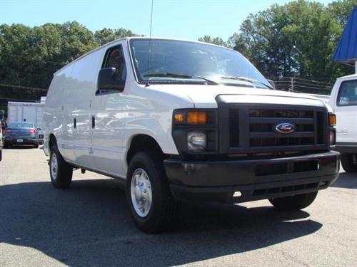 Ford Econoline 2011 photo 1
