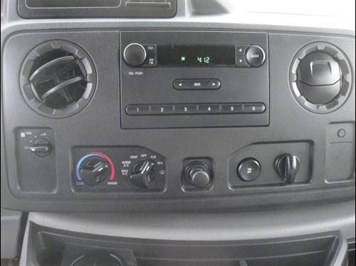 Ford Econoline 2011 photo 1