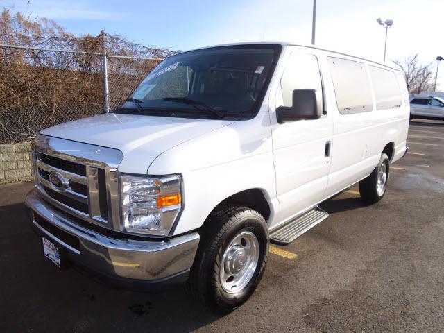 Ford Econoline 2011 photo 1