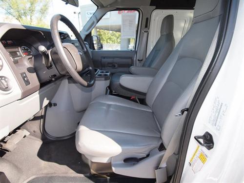 Ford Econoline 2011 photo 1