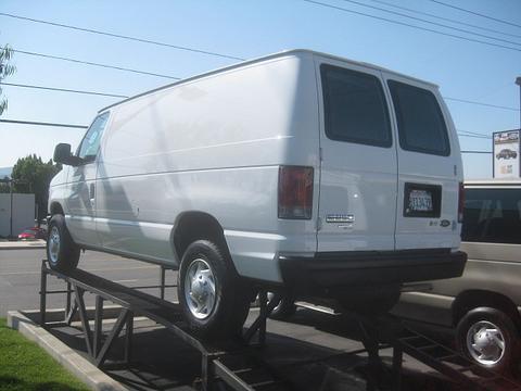 Ford Econoline 2011 photo 1