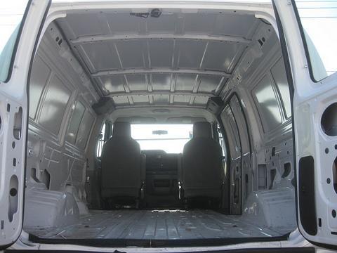 Ford Econoline 2011 photo 2