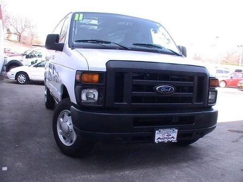 Ford Econoline 2011 photo 2
