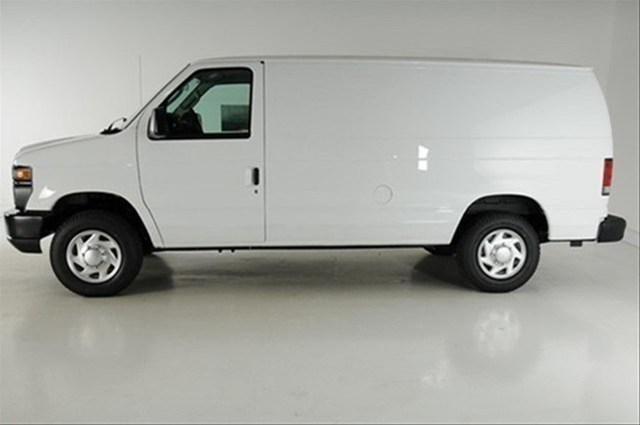 Ford Econoline 2011 photo 3
