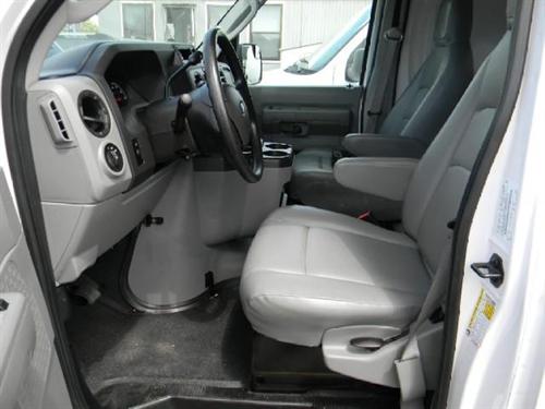 Ford Econoline 2011 photo 1