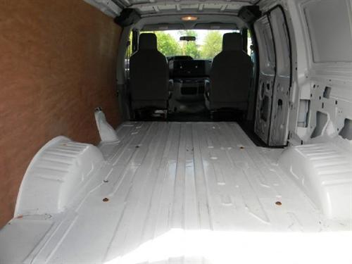 Ford Econoline 2011 photo 2