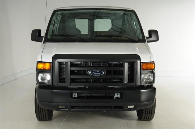 Ford Econoline 2011 photo 1