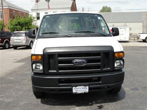 Ford Econoline 2011 photo 3