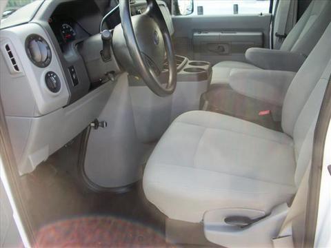 Ford Econoline 2011 photo 1