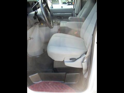 Ford Econoline 2011 photo 2