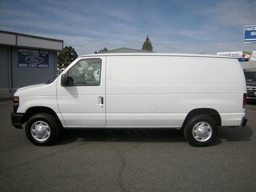 Ford Econoline 2011 photo 1