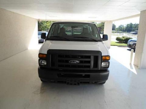 Ford Econoline 2011 photo 2
