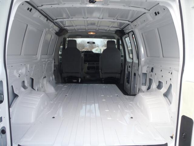 Ford Econoline 2011 photo 3