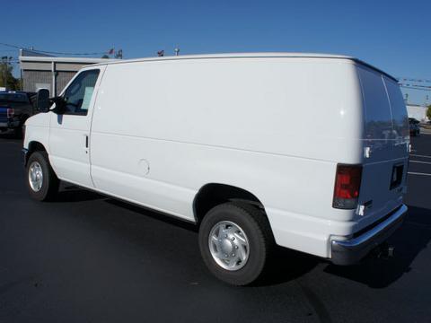 Ford Econoline 2011 photo 2