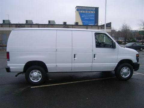 Ford Econoline 2011 photo 2