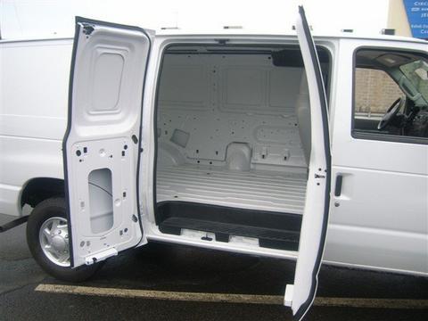 Ford Econoline 2011 photo 3