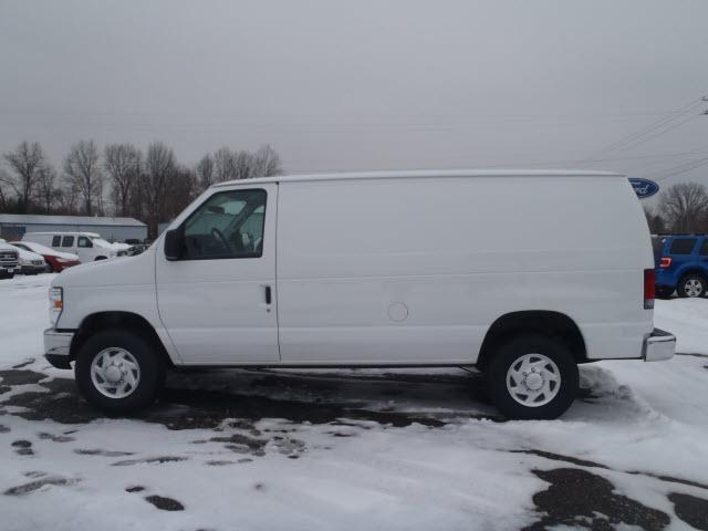 Ford Econoline 2011 photo 1