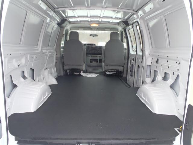 Ford Econoline 2011 photo 2