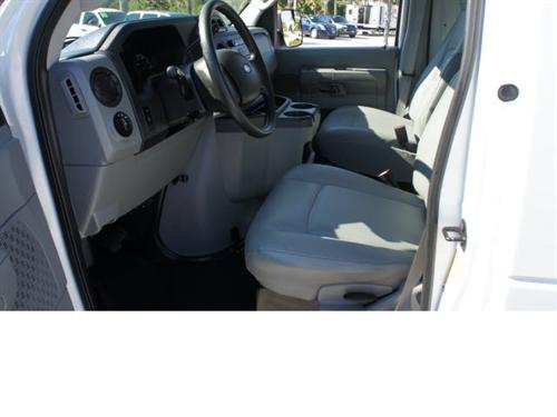 Ford Econoline 2011 photo 1