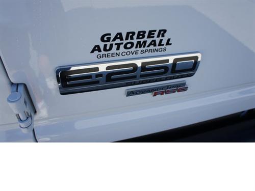 Ford Econoline 2011 photo 2