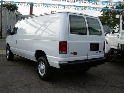 Ford Econoline 2011 photo 2