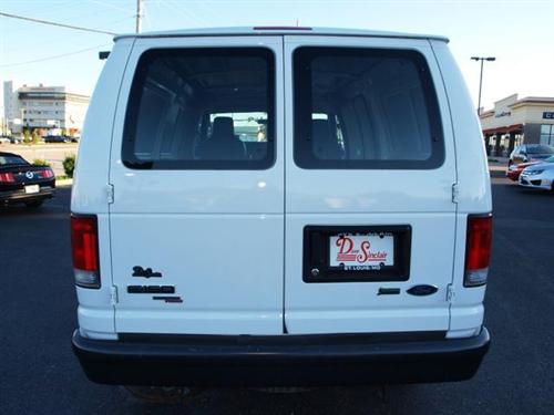 Ford Econoline 2011 photo 5
