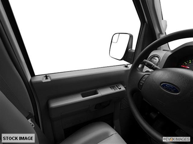 Ford Econoline 2012 photo 3