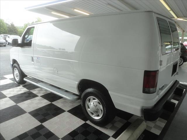 Ford Econoline 2012 photo 3